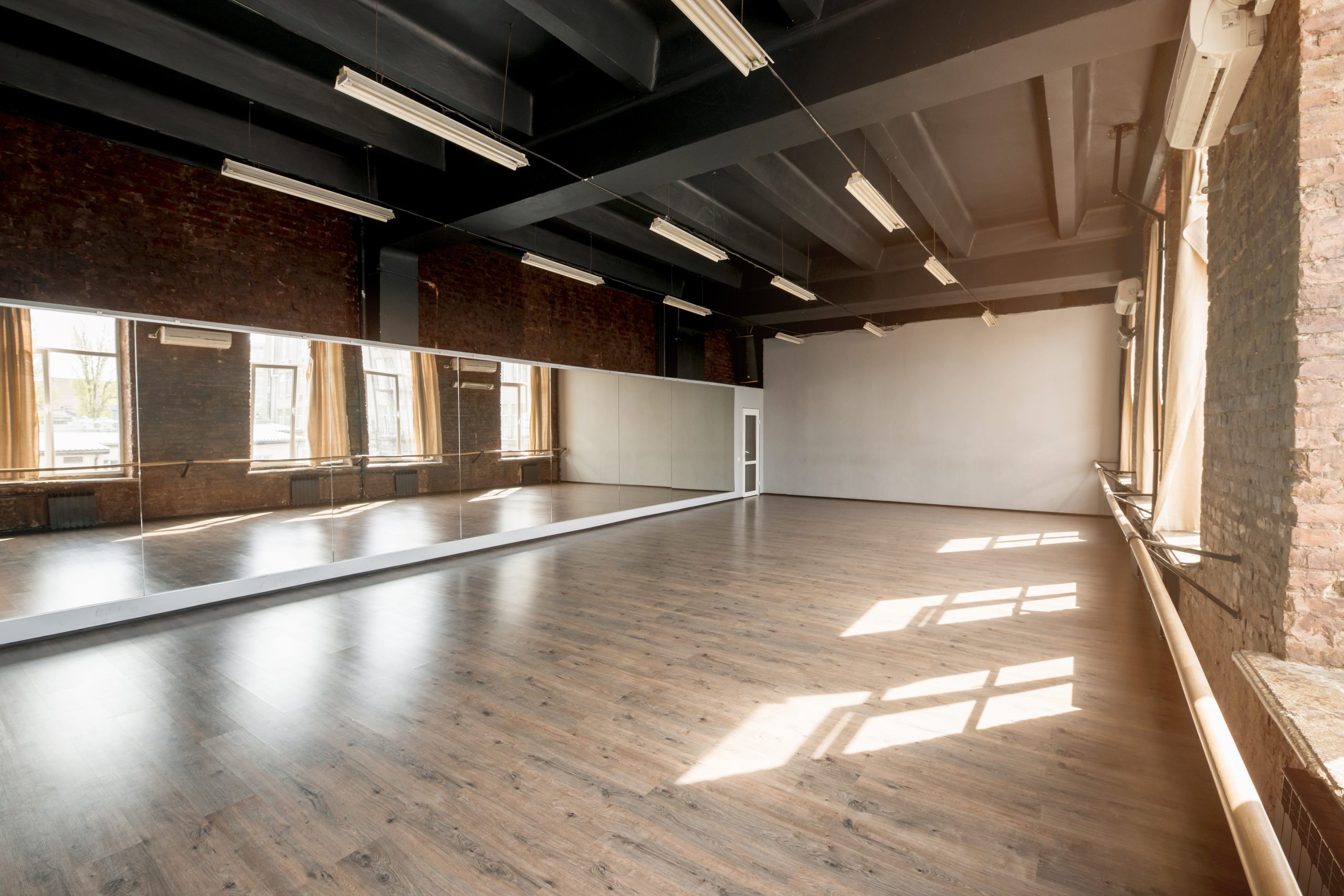 long-mirror-dance-studio