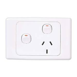 Gpo sock swt sgl 10a e/switch soft white CLI2015XWE