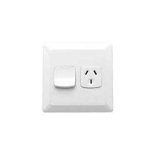 Gpo single 10a 250v square plt white CLIP2015/2WE